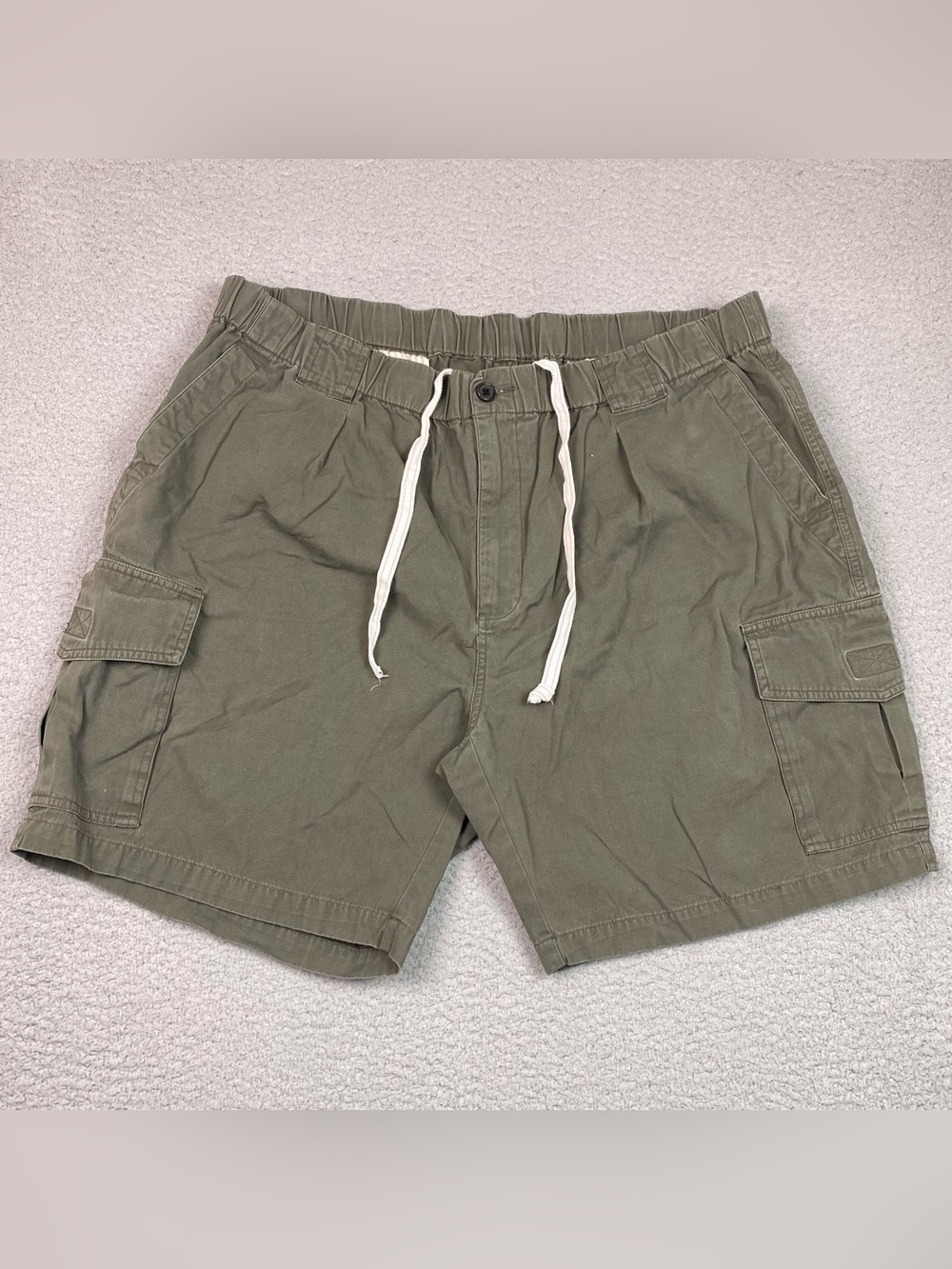 Tommy Bahama Cargo Shorts Men's Size XL Green Elastic Waist Cotton Relaxed
